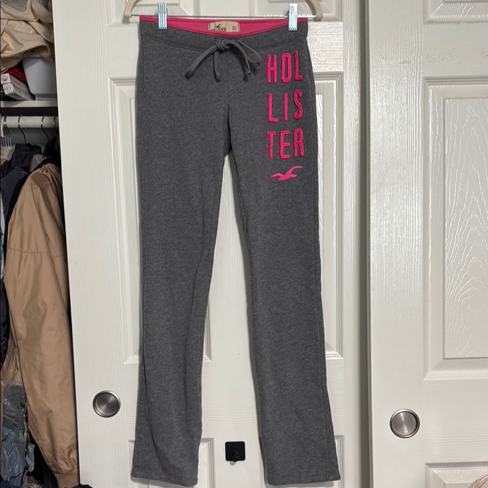 Hollister Women’s Gray/ Pink Sweatpants